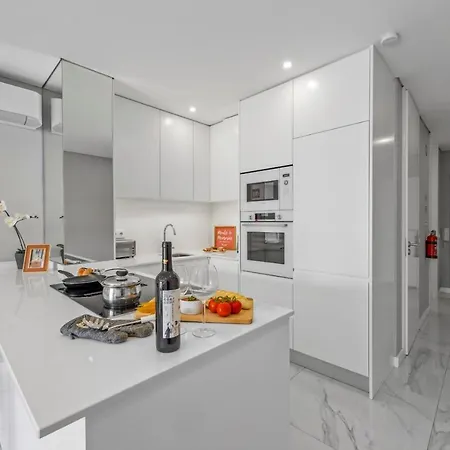 Apartment Modern With Pool & Garden - Close To Marina Quarteira