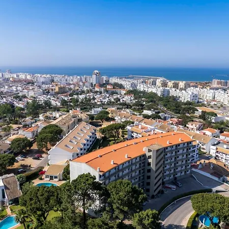 Modern With Pool & Garden - Close To Marina Apartment *
