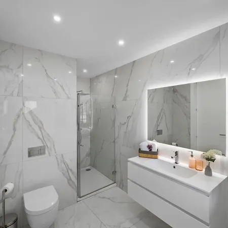 Modern With Pool & Garden - Close To Marina