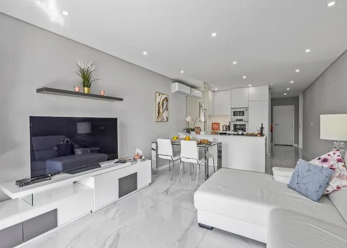 Modern With Pool & Garden - Close To Marina Apartman