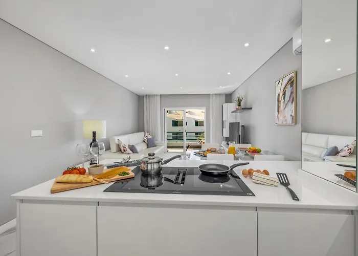 Apartman Modern With Pool & Garden - Close To Marina Quarteira
